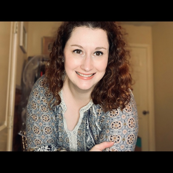 Meet your Posher, Amanda - Picture 2 of 9